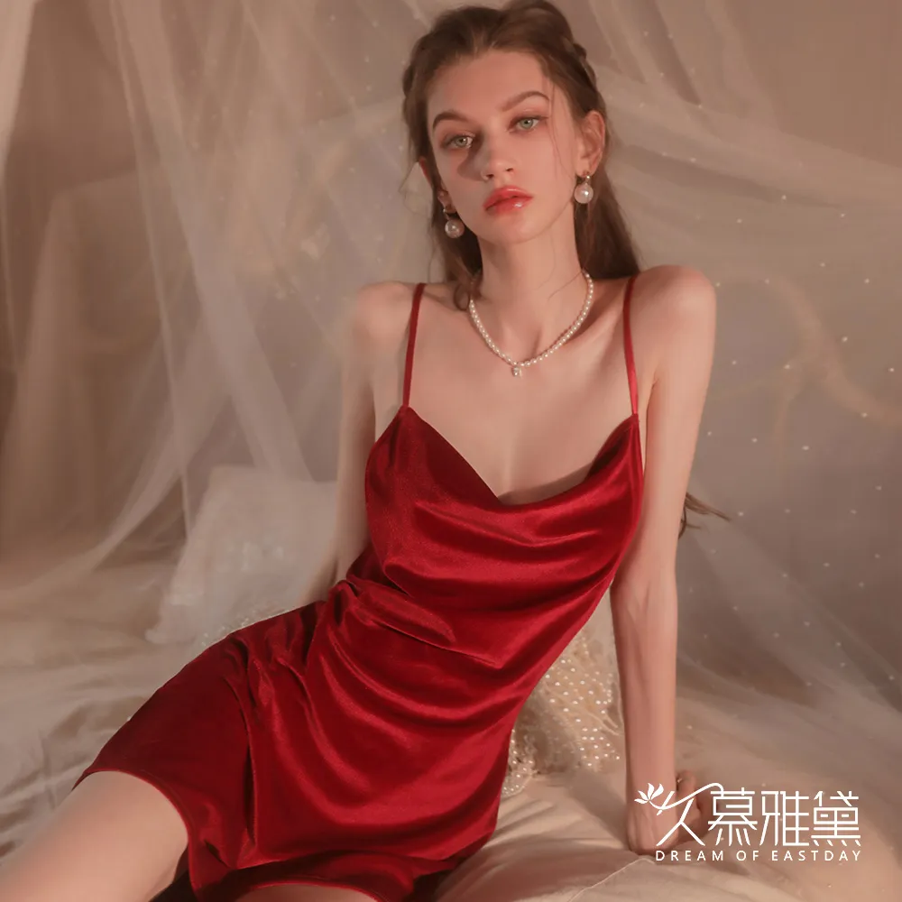 久慕雅黛 絲絨美腰V蕾絲拼接短裙。紅色 歷史價格詳細信息