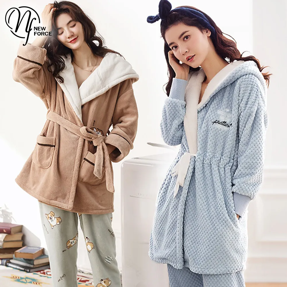 【居家幸福】足球造型椅 世足賽 足球 兒童沙發 椅 矮凳 椅凳 娃娃機 夾娃娃 保證取貨 批發  (30*23) 歷史價格詳細信息