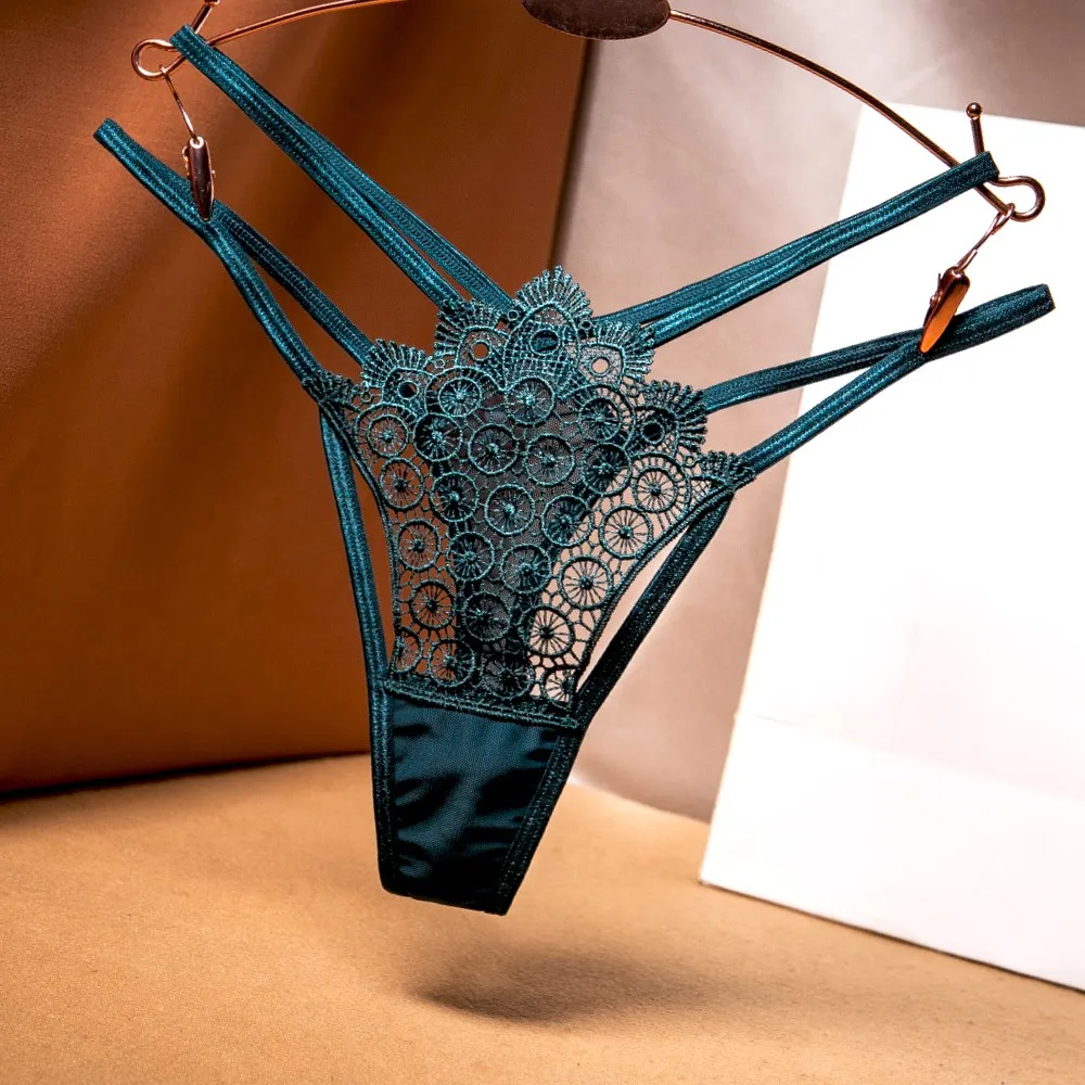《小女人》人魚泡泡 鏤空刺繡低腰性感丁字內褲-雪白 歷史價格詳細信息