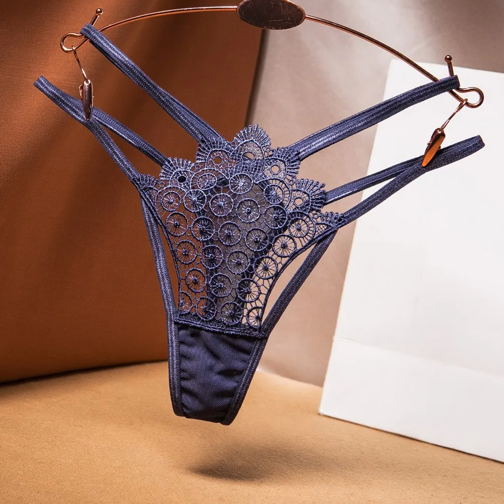 《小女人》人魚泡泡 鏤空刺繡低腰性感丁字內褲-雪白 歷史價格詳細信息
