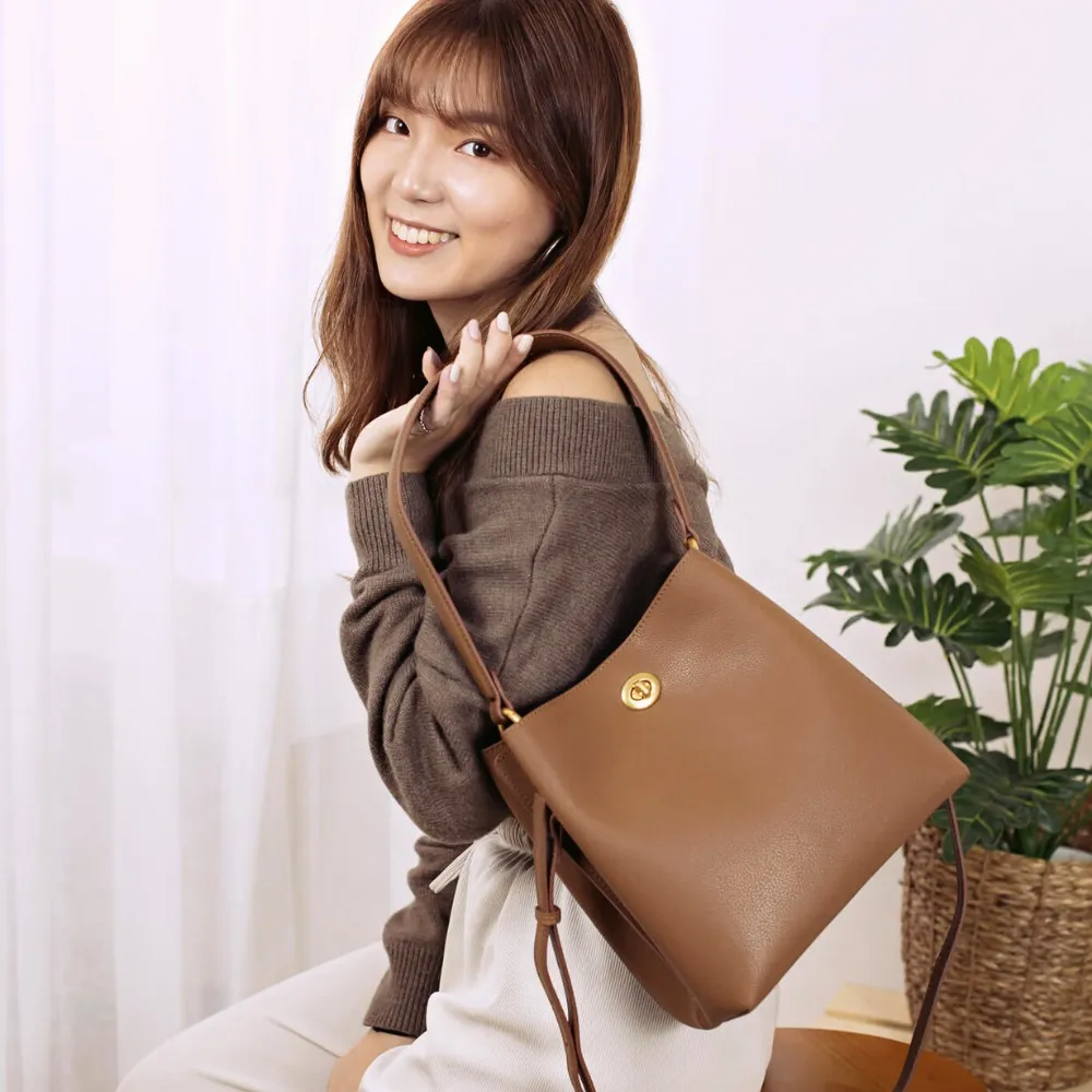 MYMY 率性亮眼 雙層鎖扣水桶包 經典黑 歷史價格詳細信息