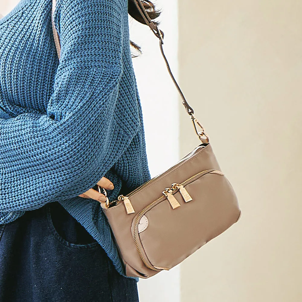 CHENSON真皮 5卡iPhone手機包斜背包 黑(W20521-3) 歷史價格詳細信息