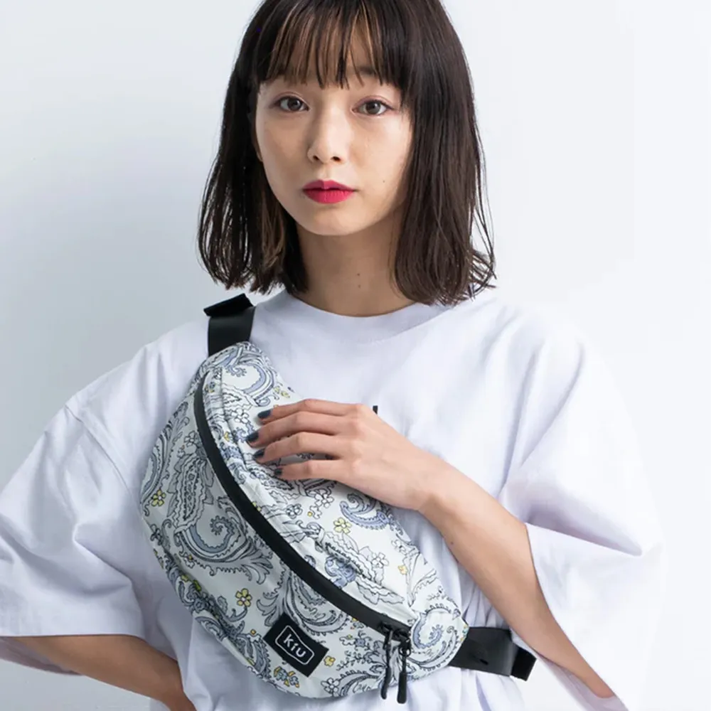 日本KIU 319-282 解構幾何 成人日常斗篷雨衣 歷史價格詳細信息