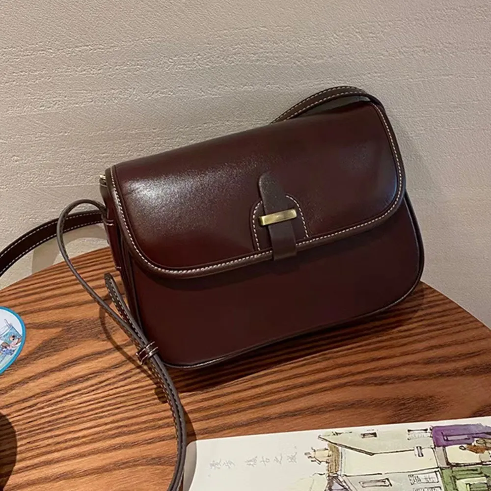 【伊卡柔Ikary】時尚高級感百搭撞色真皮水桶包(9816米白) 歷史價格詳細信息