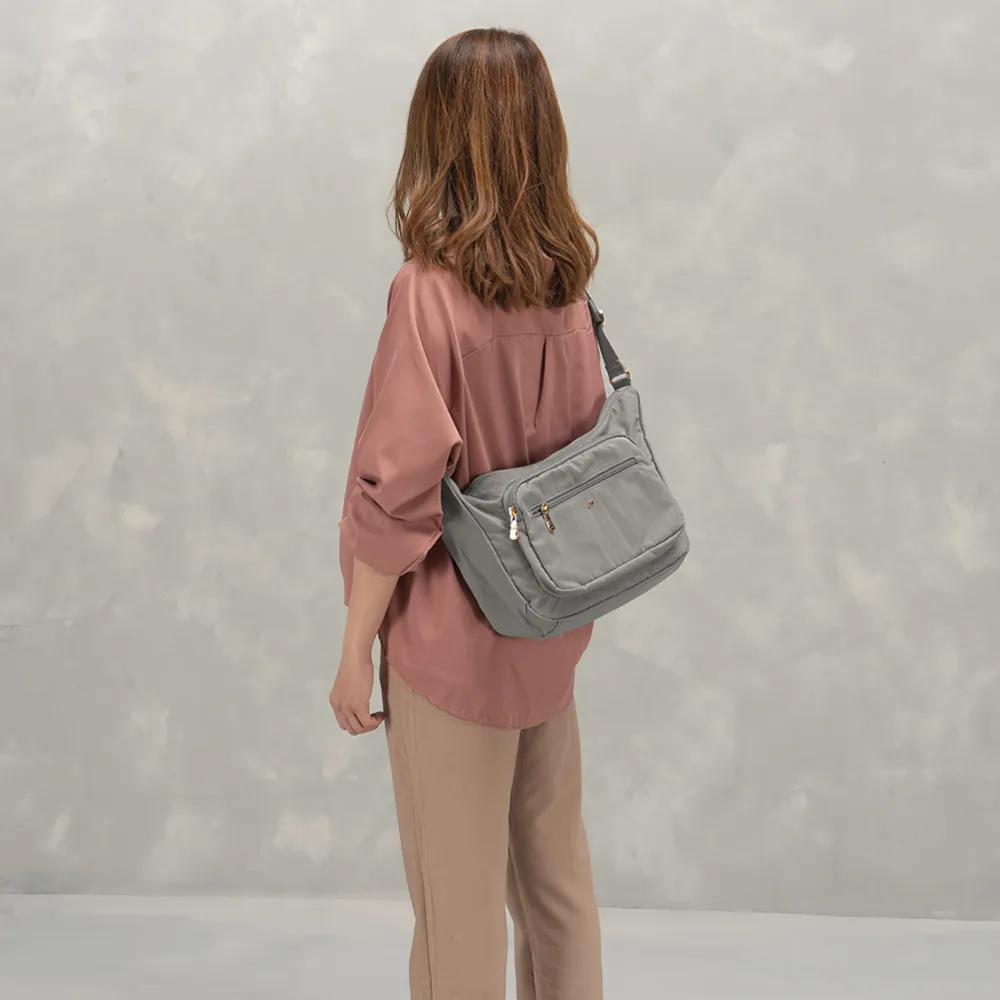 J II 斜背包 星辰防潑水斜背包-奶茶色-7007-21 歷史價格詳細信息