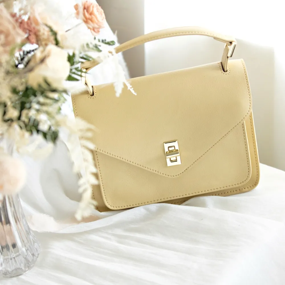 繽紛時尚狗狗項圈 可調整寵物脖圈 尼龍項圈 經典脖圈 高品質犬用遛狗牽引用品 小中大型犬 歷史價格詳細信息