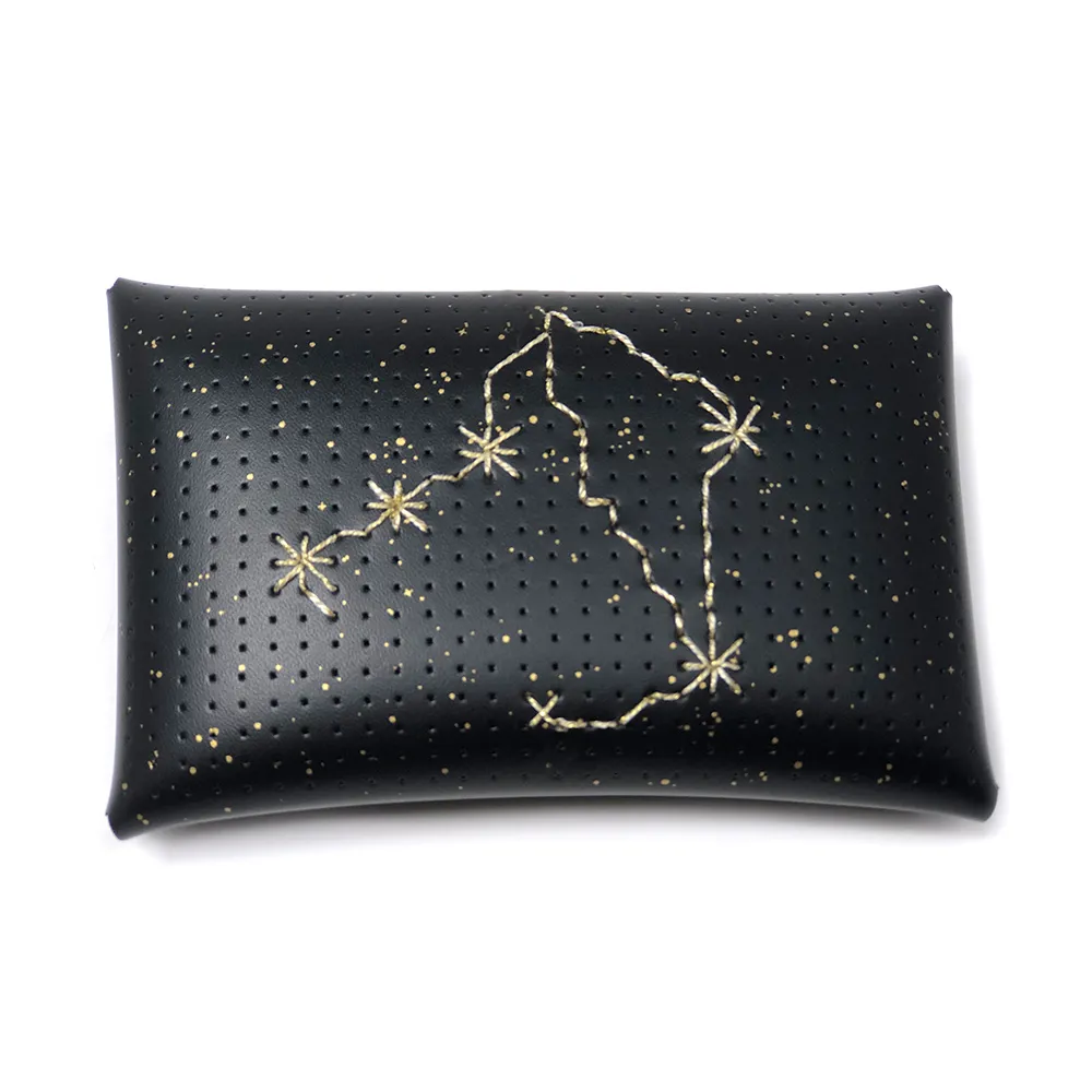 【Chasing Threads】個人專屬 真皮地圖護照套(魔力紅) 歷史價格詳細信息