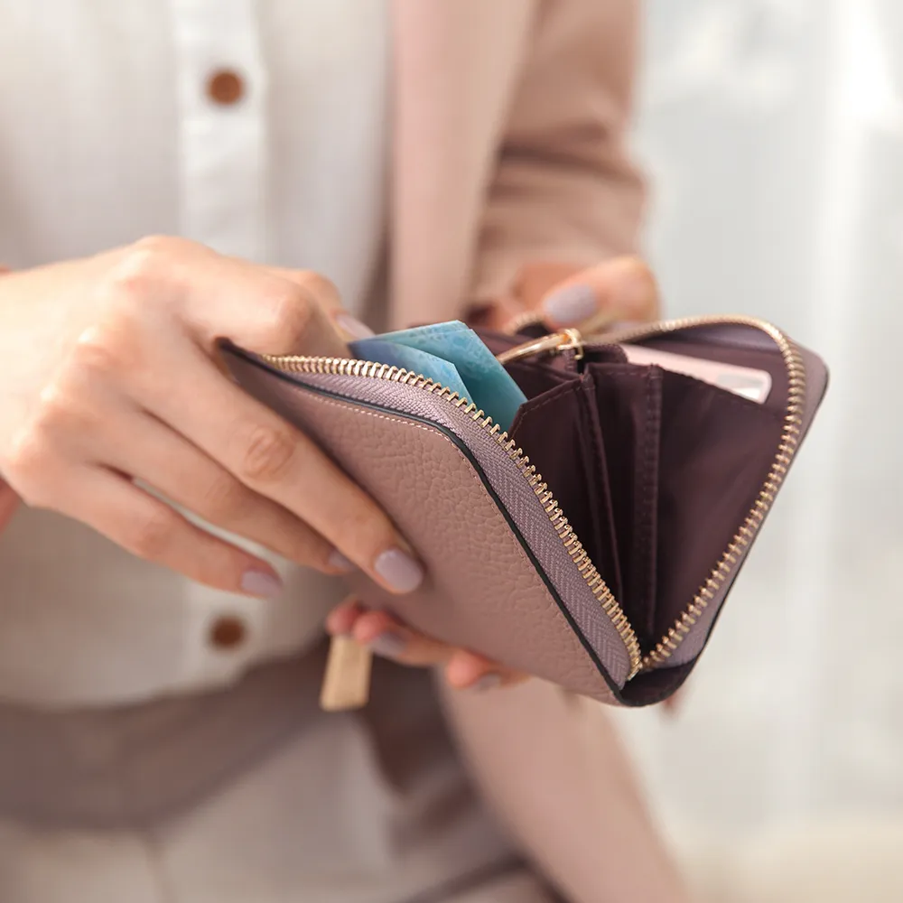 CHENSON真皮 讓錢住飯店８卡超薄牛皮長夾 黑(W20413-3) 歷史價格詳細信息