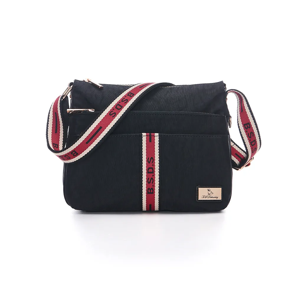 B.S.D.S冰山袋鼠 - 非常莓好 - 織帶拼接手提兩用包 - 共兩色【7012】 歷史價格詳細信息