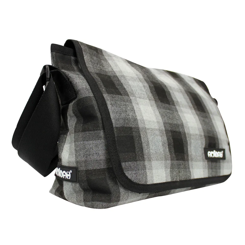 AMINAH-蛇紋皮革後背包 歷史價格詳細信息