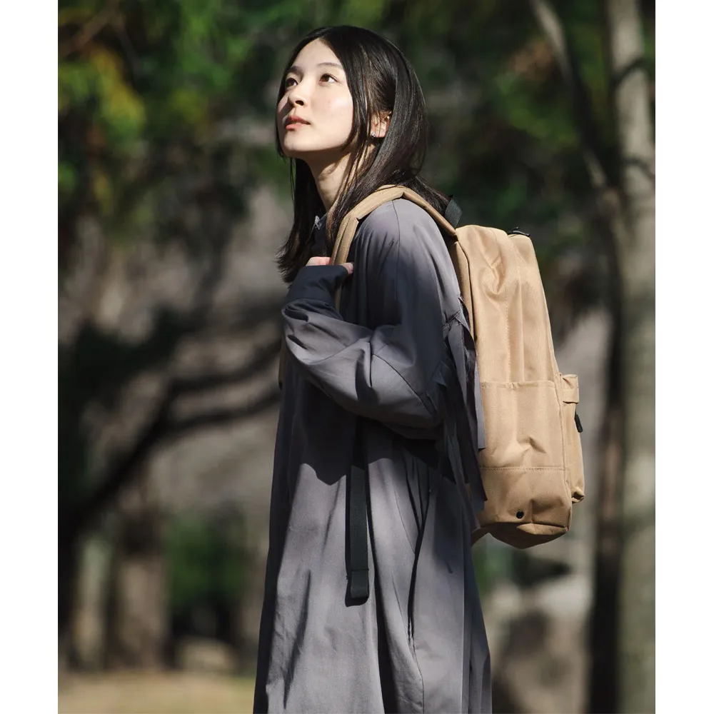 日本KIU 319-282 解構幾何 成人日常斗篷雨衣 歷史價格詳細信息