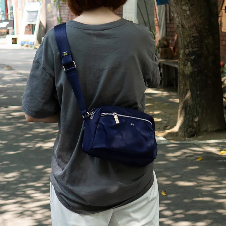 J II斜背包 暮光大容量尼龍斜背包-8110-15-多色任選 歷史價格詳細信息