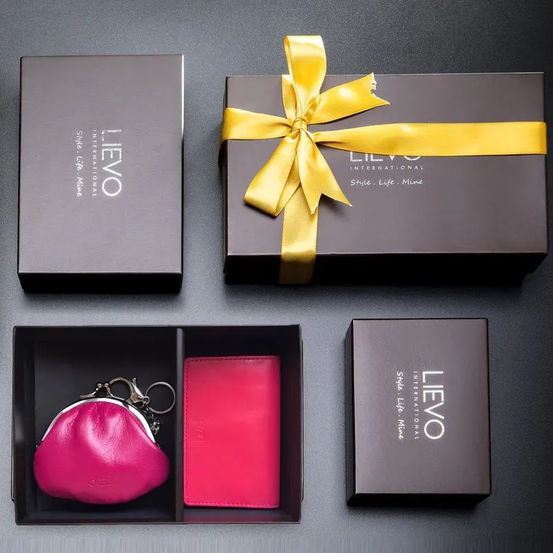 【LIEVO】天然小羊皮名片夾-情人節禮盒(率性黑+桃紅) 歷史價格詳細信息