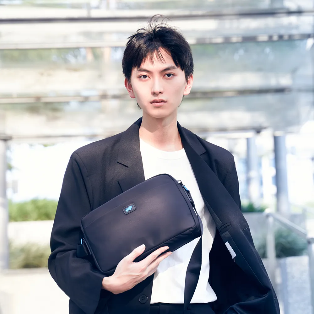 BRAUN BUFFEL 德國小金牛 亞酷系列直式斜背包 -黑色 BF511-15-BK 歷史價格詳細信息