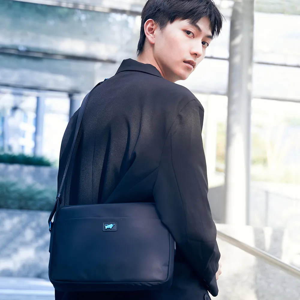 BRAUN BUFFEL 德國小金牛 亞酷系列直式斜背包 -黑色 BF511-15-BK 歷史價格詳細信息