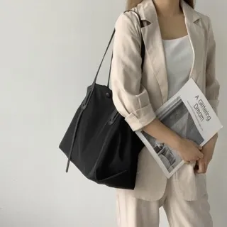 【89 zone】法式簡約鑲鑽 髮飾 頭飾 飾品 丸子頭 抓夾 盤發器 扭夾 髮夾 1 入(墨藍/彩/咖/藍灰/紫蘭) 歷史價格詳細信息