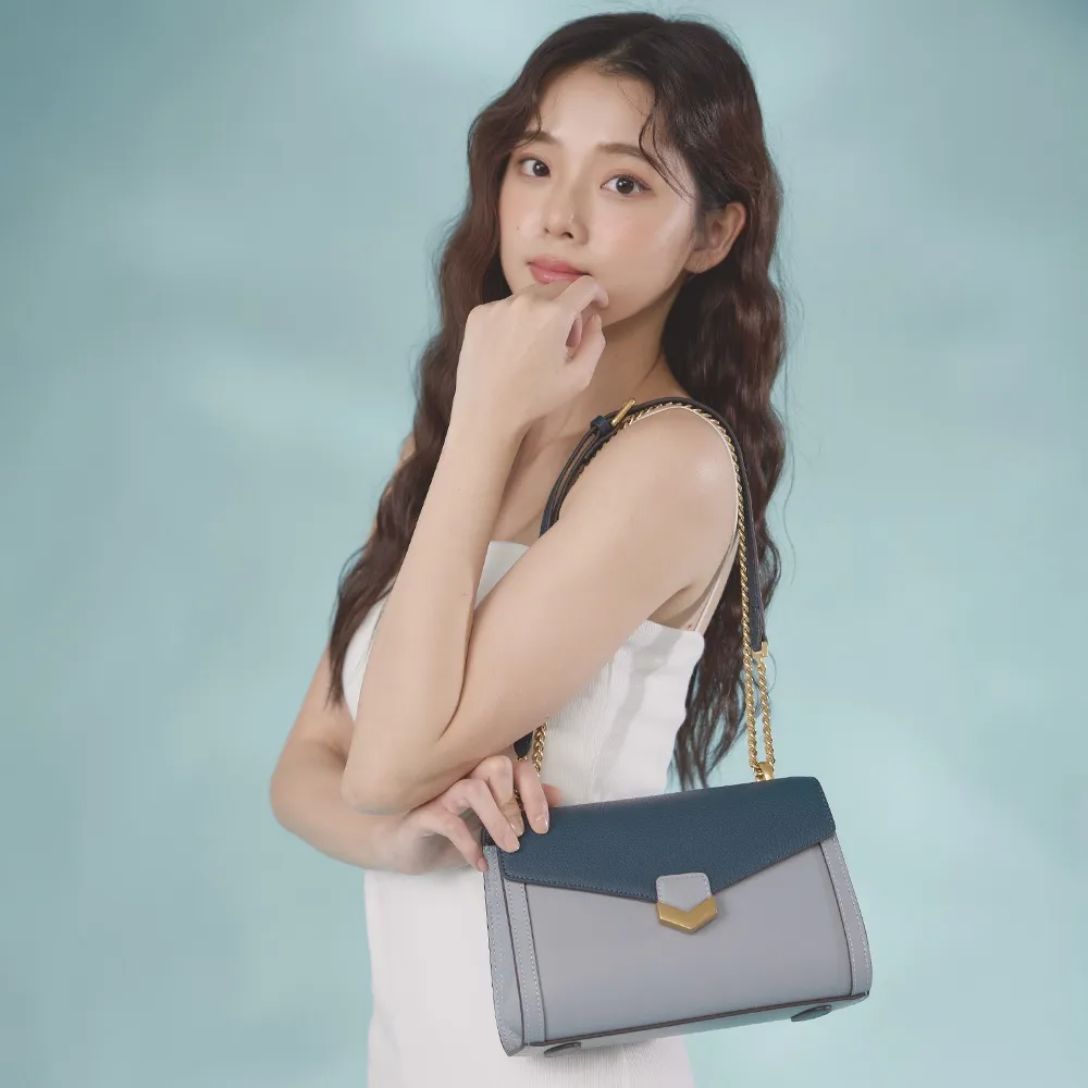 【金安德森】 Chaya鏈條壓紋斜側包-褐灰 歷史價格詳細信息