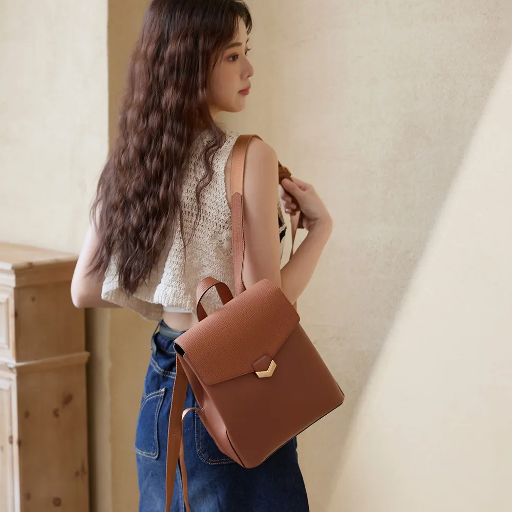 【金安德森】 Chaya鏈條壓紋斜側包-褐灰 歷史價格詳細信息