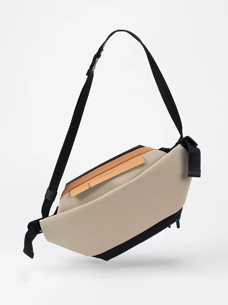 【Cote&Ciel】COTE&CIEL Mini Duffle Snow Logo Whiteo No.28989 側背包 歷史價格詳細信息