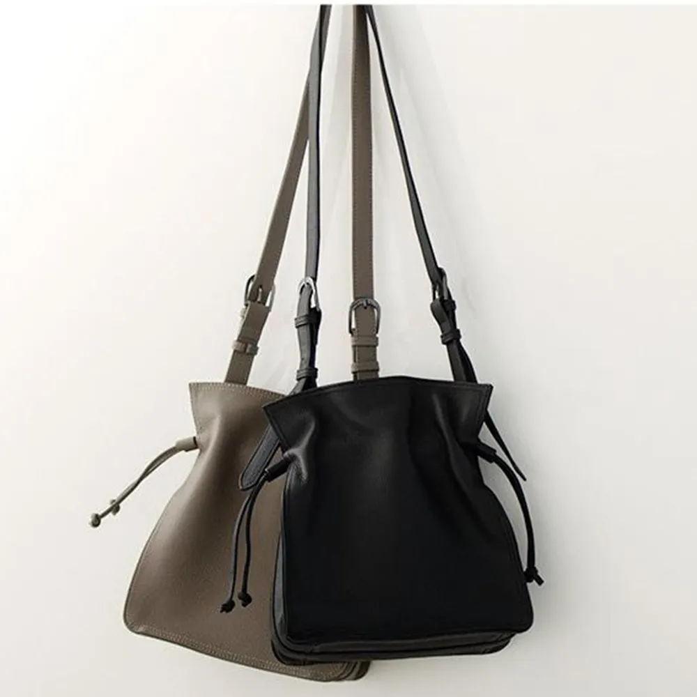 【WHOSE BAG】斜紋布輕量防潑水後背包 女 筆電背包 歷史價格詳細信息