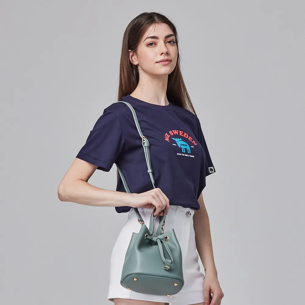 moz瑞典 駝鹿 皮革 防潑水 斜背相機包 (栗子色) 歷史價格詳細信息