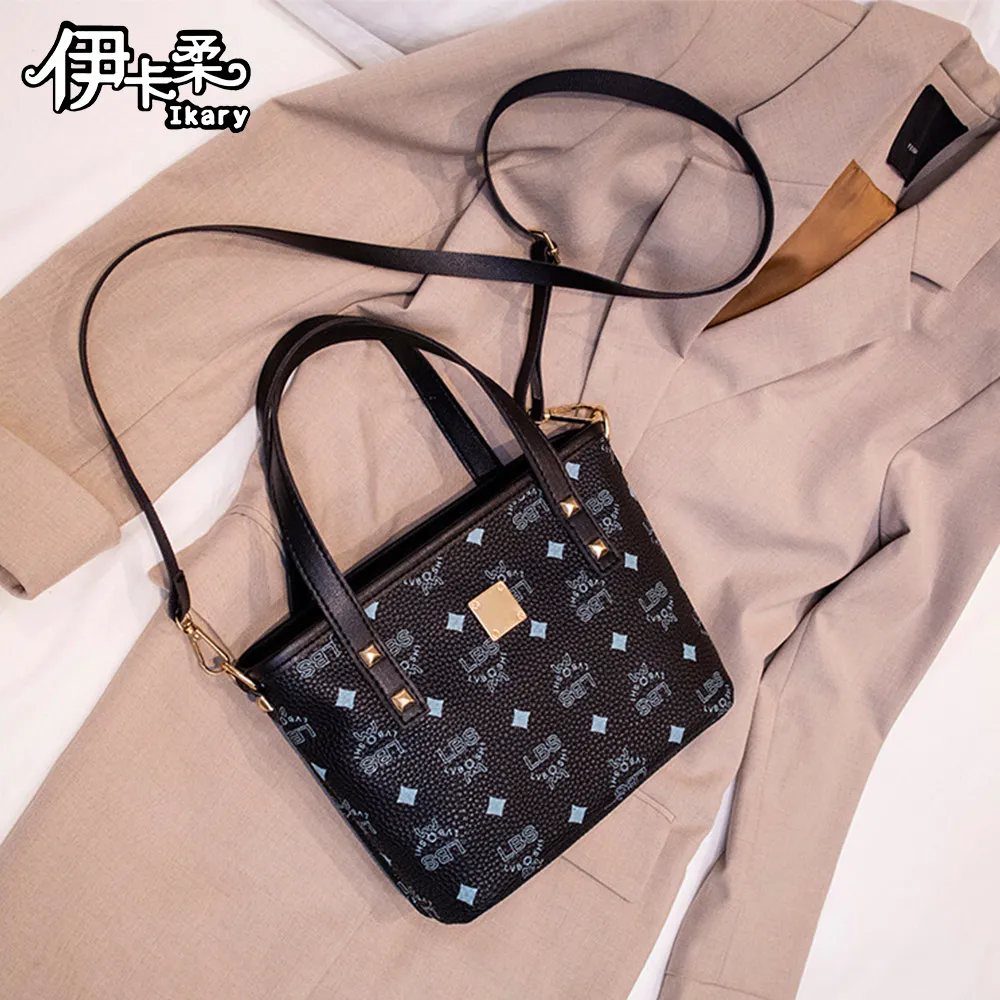 伊卡柔Ikary-印花撞色不修邊背帶肩背大容量通勤休閒托特包C011杏咖 歷史價格詳細信息