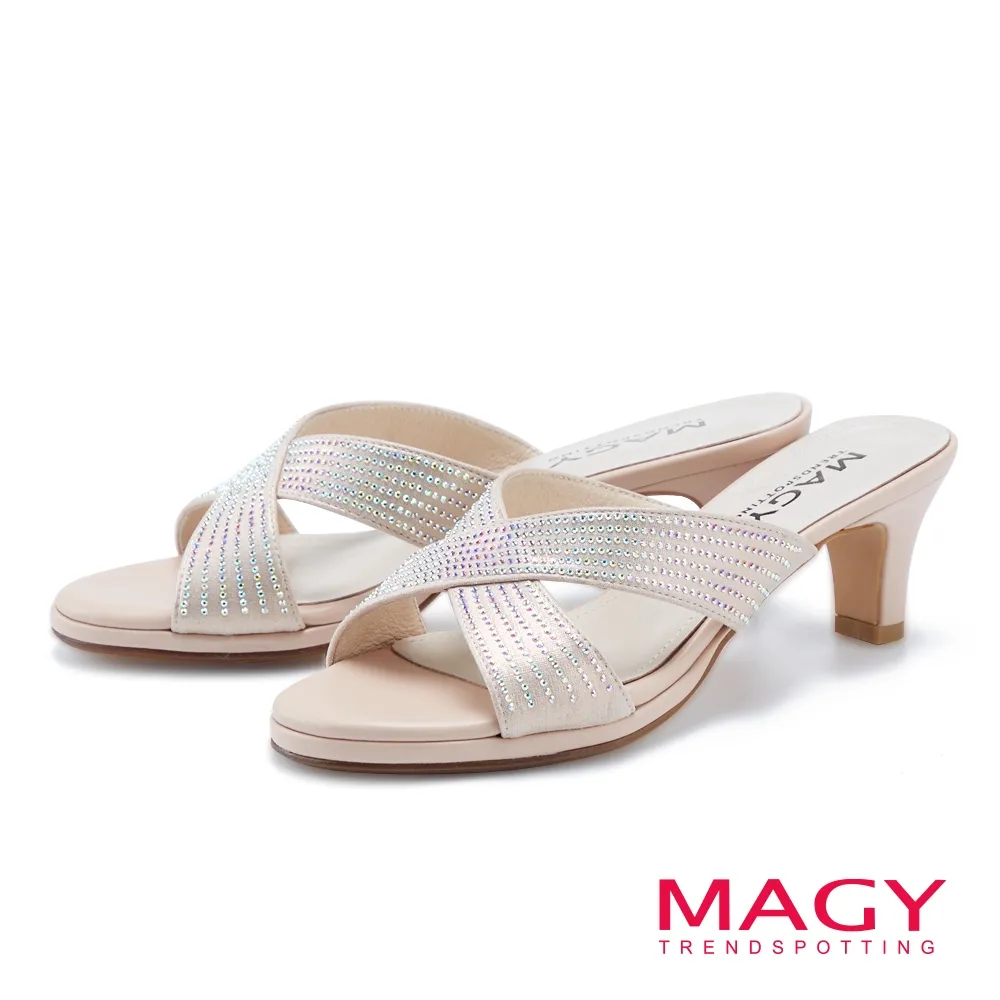 MAGY 燙鑽布面楔型低跟鞋 黑色 歷史價格詳細信息