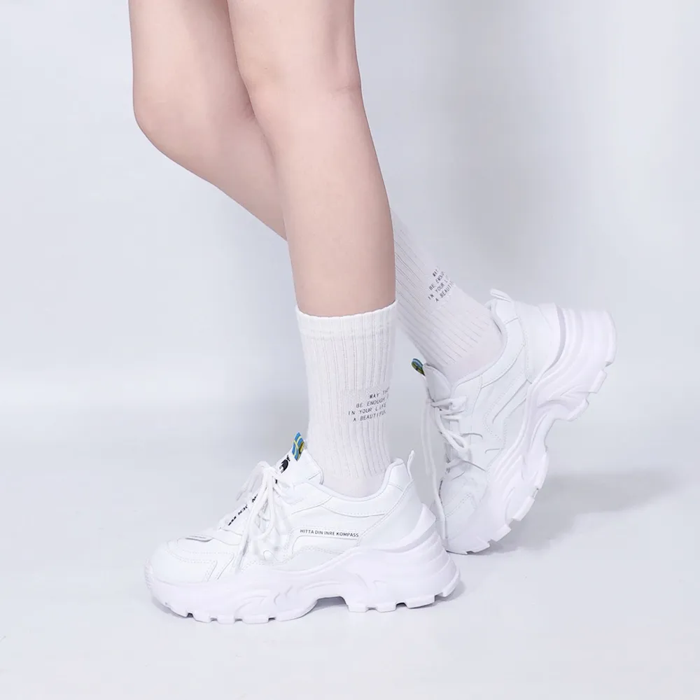 moz瑞典 駝鹿 皮革 防潑水 斜背相機包 (栗子色) 歷史價格詳細信息