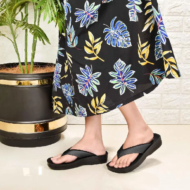 【Aerothotic 羅素】HADAL 三條又型涼鞋(黑) 歷史價格詳細信息