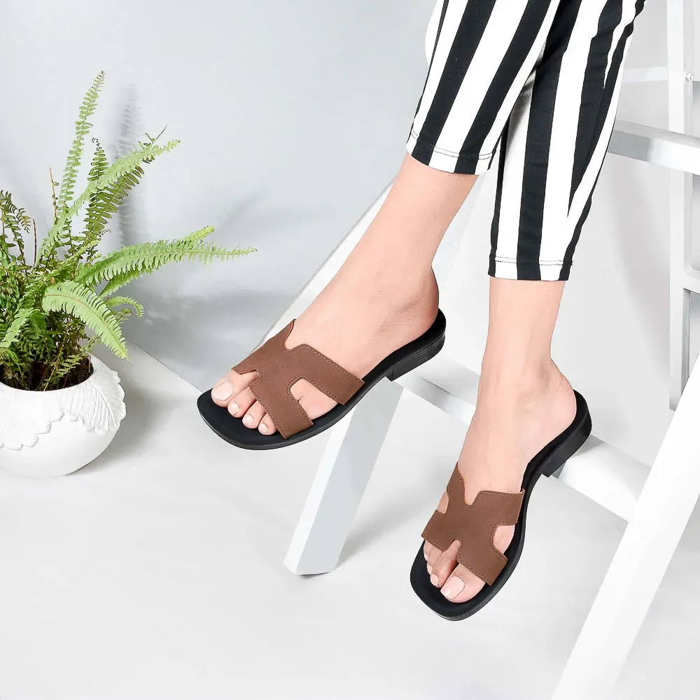 【Aerothotic 羅素】FLANEUR 造型平版拖鞋 (3色) 歷史價格詳細信息