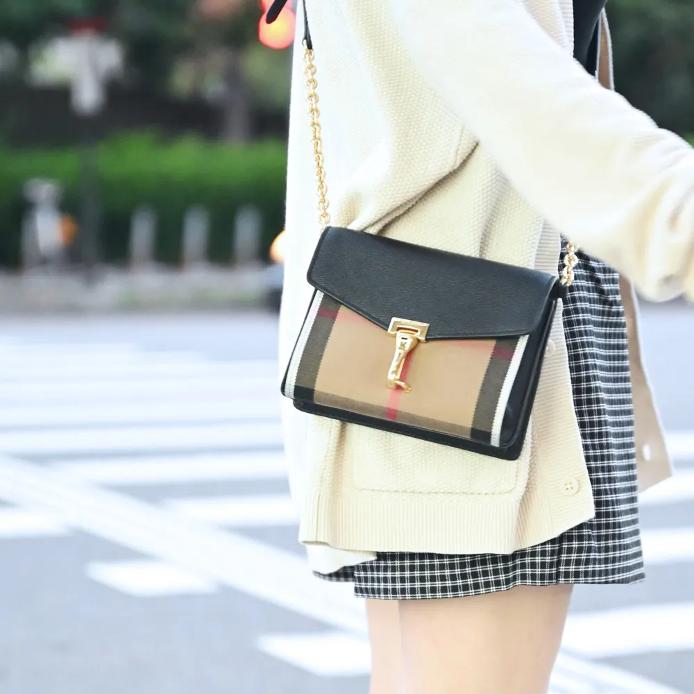 BURBERRY Macken House 格紋拼皮革小款斜背包(黑色) 80803211 歷史價格詳細信息