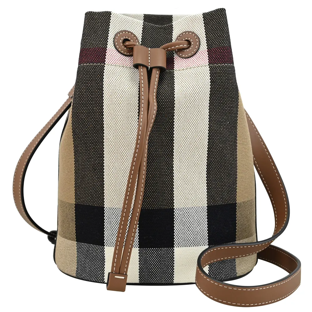 BURBERRY 8084047 品牌經典格紋棉麻肩背托特包.咖邊 歷史價格詳細信息