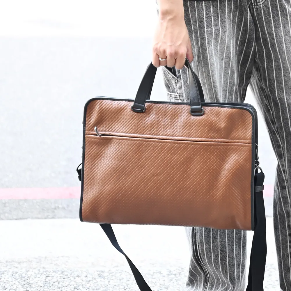 BOTTEGA VENETA 598201 編織壓紋牛皮商務兩用包.黑/咖 歷史價格詳細信息