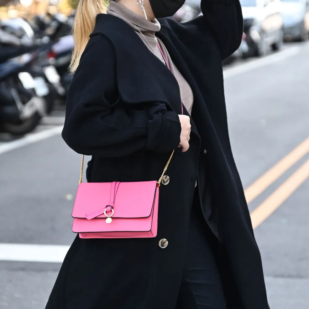 CHLOE ALPHABET 金屬LOGO小牛皮三折零錢短夾.淡綠 歷史價格詳細信息