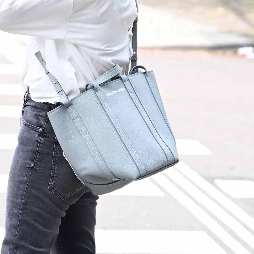 BALENCIAGA/巴黎世家 Everyday 小貓/小狗LOGO印花拉鏈小方包 相機包 肩背 斜背 黑色 歷史價格詳細信息