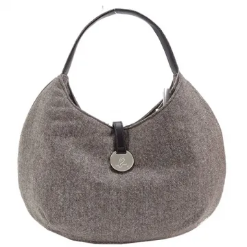 agnes b.圓牌翻扣皮革拼接尼龍肩背包(深藍) 歷史價格詳細信息