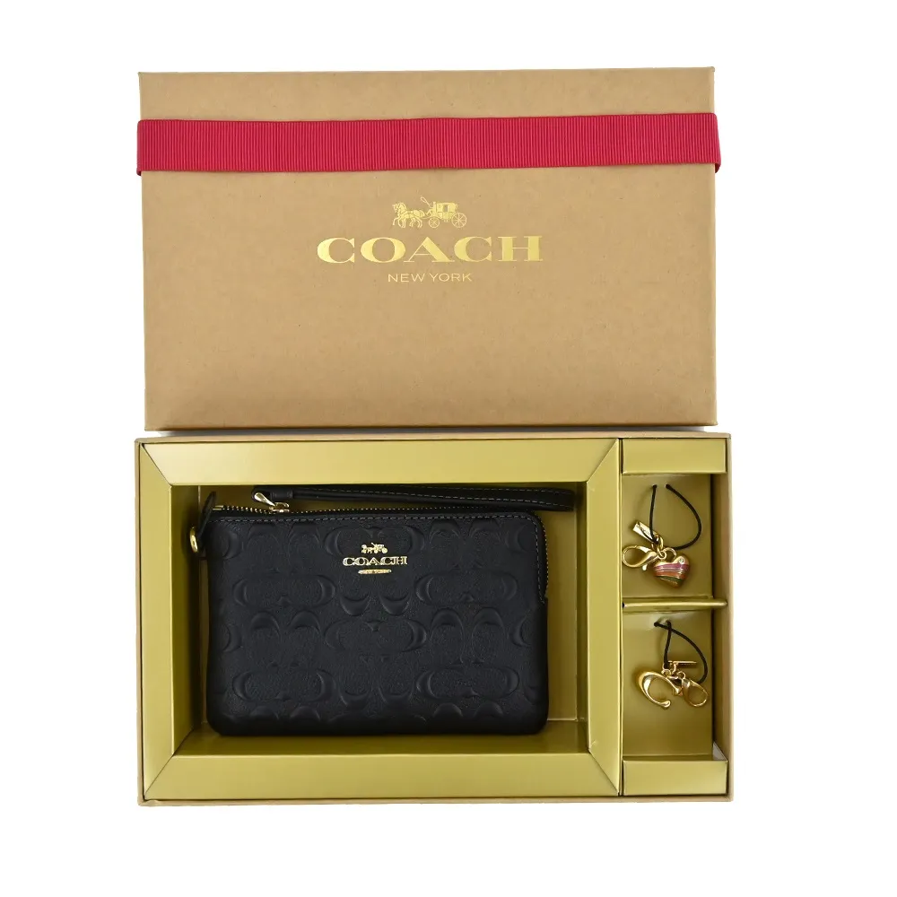【COACH】手拿包+吊飾/名片夾/化妝包+禮盒or品牌提袋(多款多色任選) 歷史價格詳細信息
