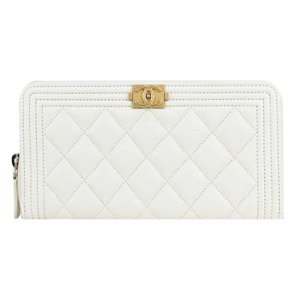 CHANEL 經典Boy 系列荔枝紋小牛皮銀釦WOC斜背包(黑色) 歷史價格詳細信息