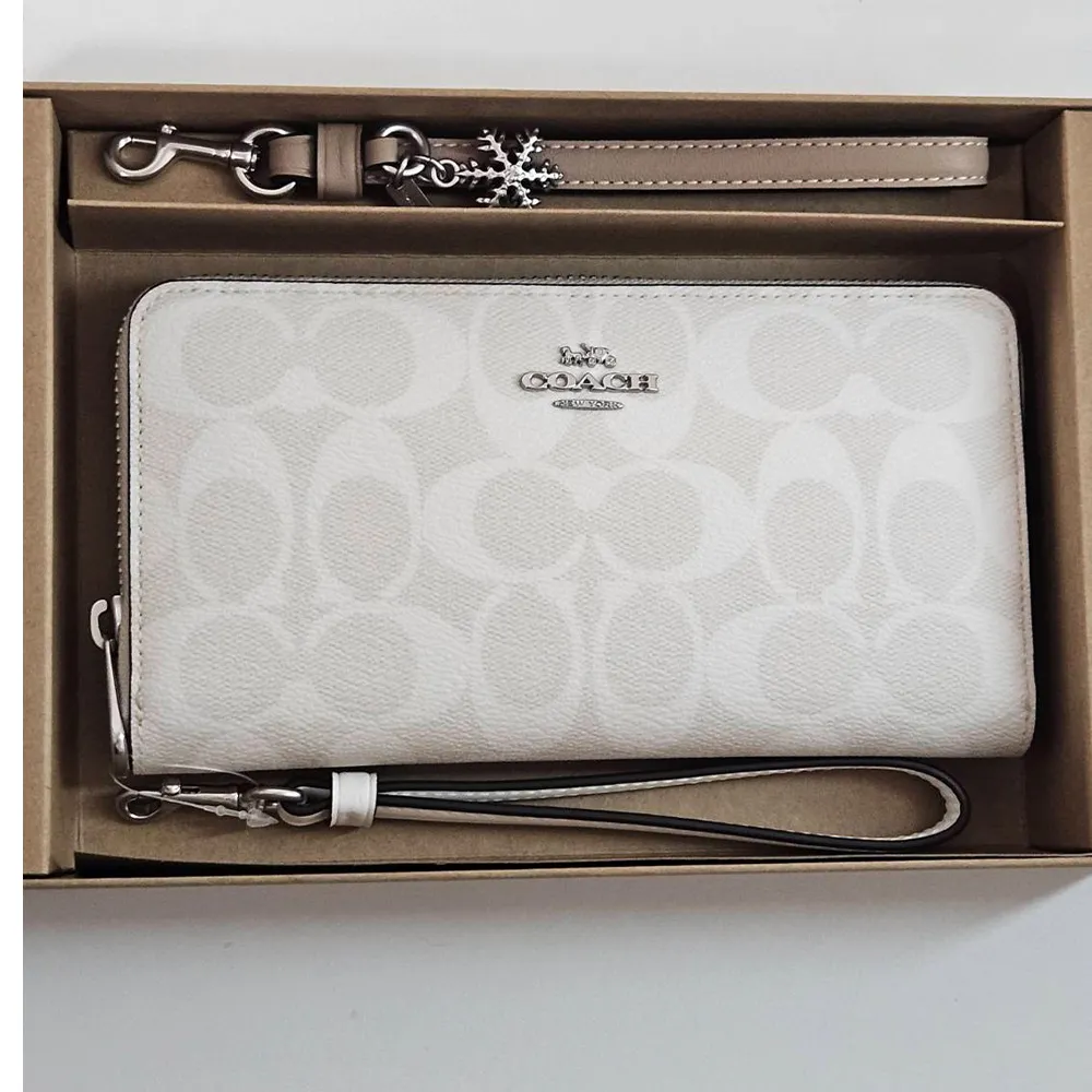 COACH_聖誕節限定小手拿禮盒組 兩款可選 c字冰川白 歷史價格詳細信息