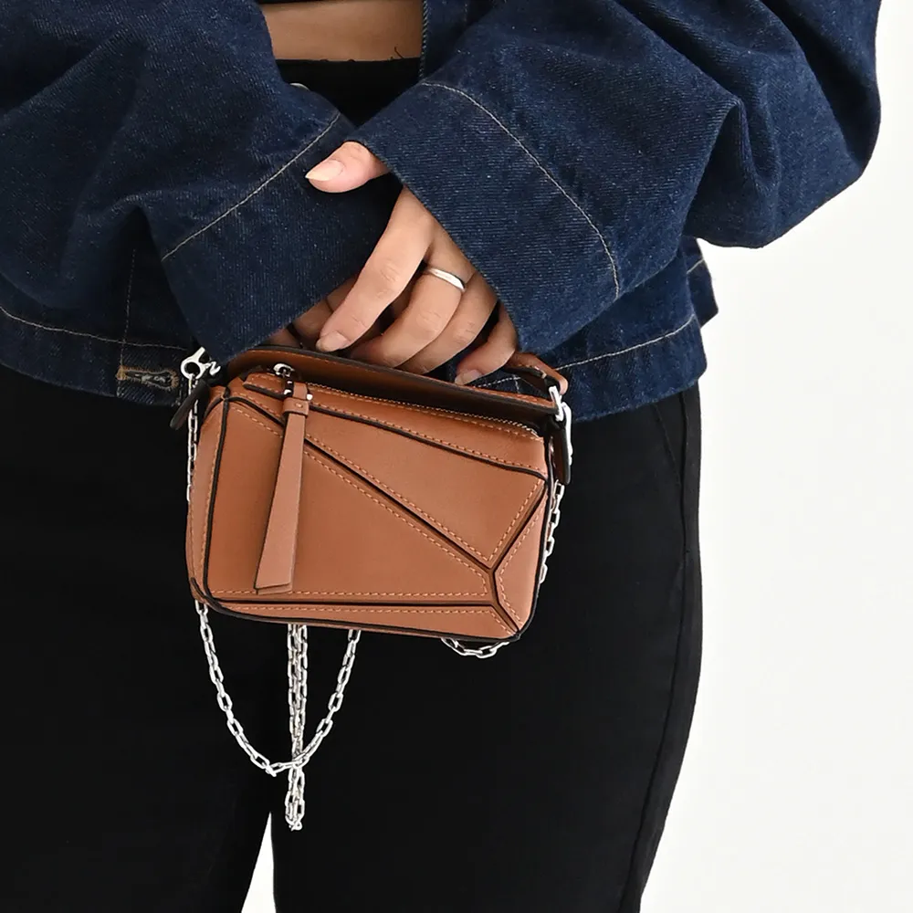 LOEWE 超美 經典 LOGO 水鑽 銀色 霸氣 二手 造型 戒指 歷史價格詳細信息