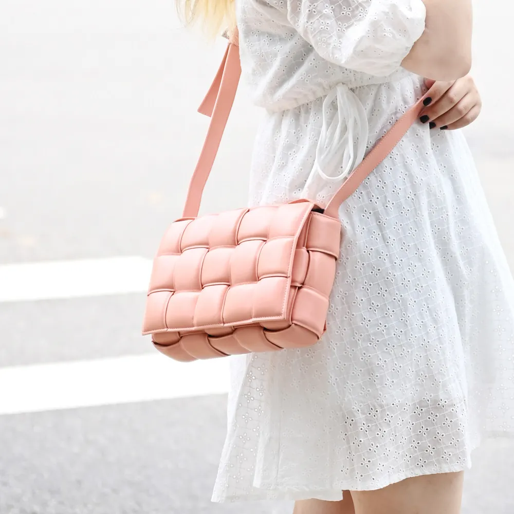 BOTTEGA VENETA 591900 可調式手工編織牛皮手環.紅/桃 歷史價格詳細信息