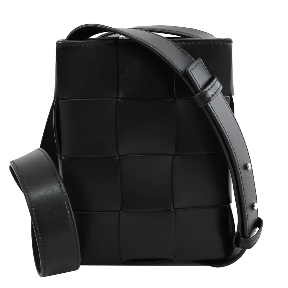 BOTTEGA VENETA Cassette 大格編織羊皮卡片夾(黑色) 歷史價格詳細信息