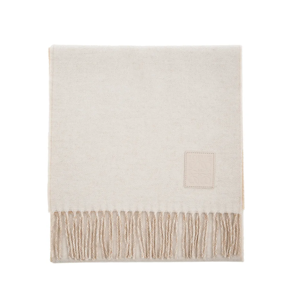 LOEWE 新款雙色LOEWE羊毛與馬海毛混紡流蘇圍巾 (海軍藍/黑色) 歷史價格詳細信息