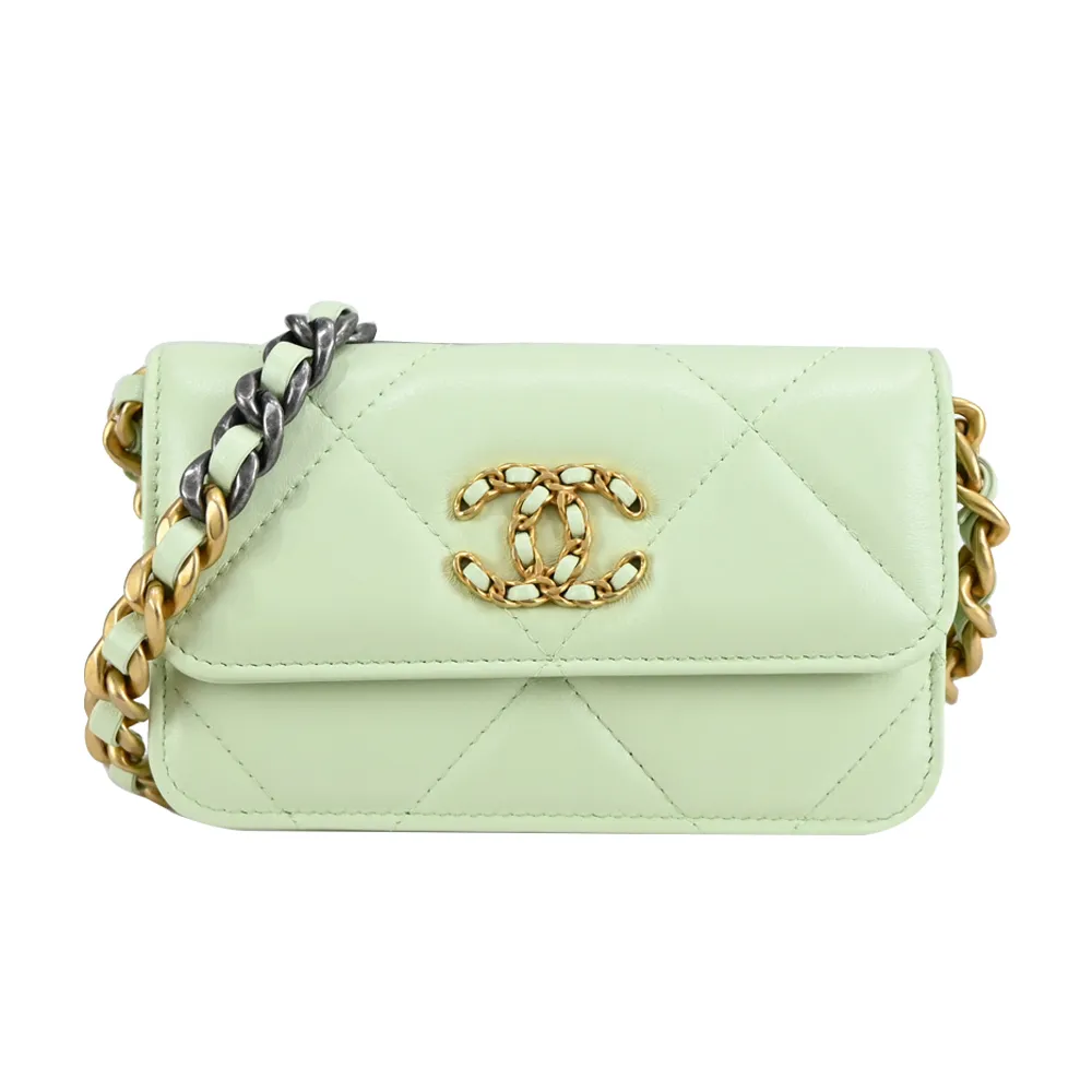 CHANEL 19系列經典金屬LOGO菱格紋小羊皮翻蓋三折短夾(黑色) 歷史價格詳細信息