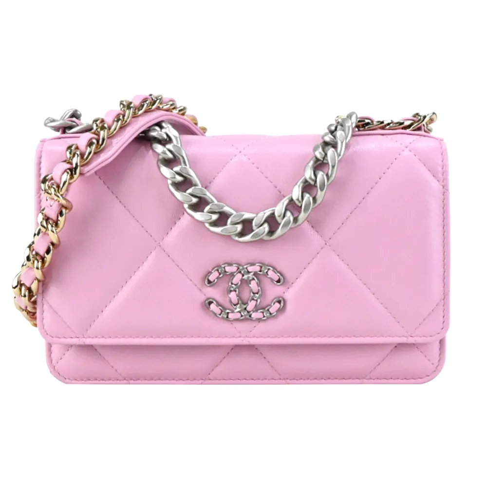 CHANEL 經典 LOGO菱格紋小羊皮WOC手拿/斜背包(黑色) 歷史價格詳細信息