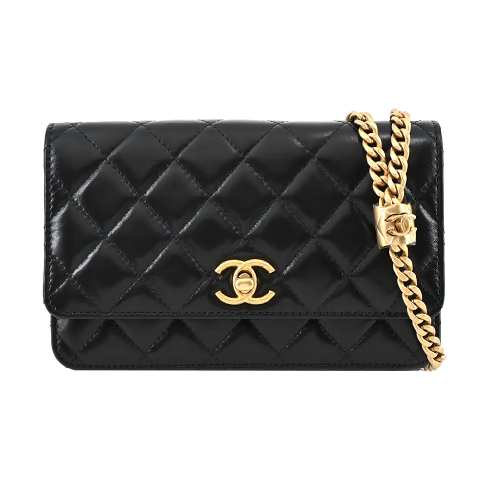 CHANEL經典雙C金屬菱紋小牛皮翻蓋三折短夾(米色) 歷史價格詳細信息