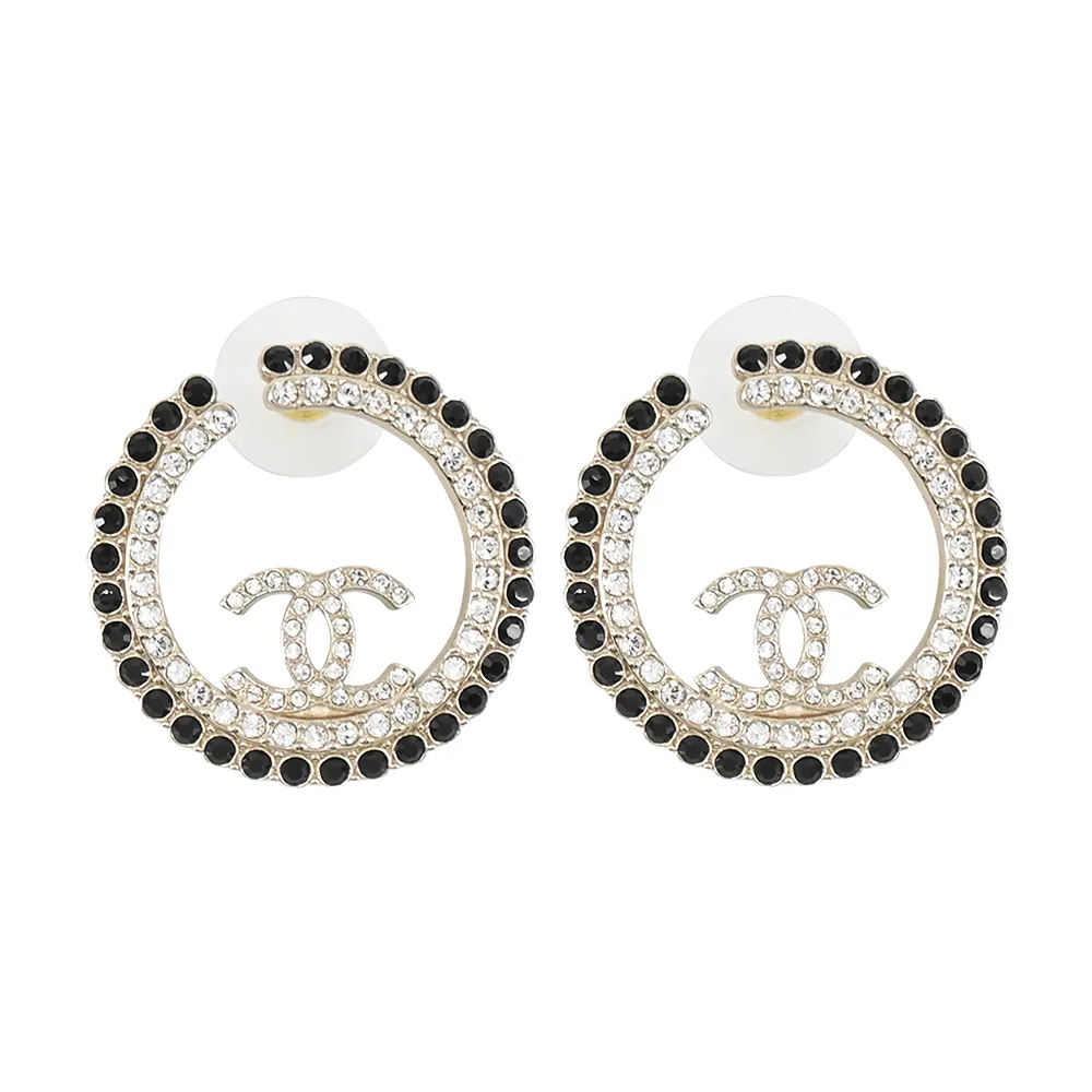 CHANEL 經典水鑽穿鍊LOGO荔枝牛皮金釦WOC手拿/斜背包 (黑色) 歷史價格詳細信息