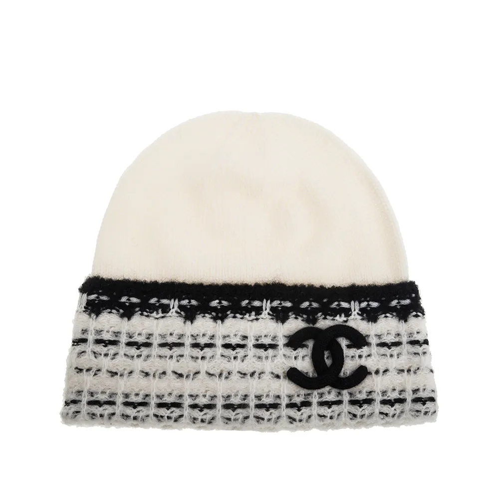 CHANE*新款粗毛呢金線胸花雙C立體山茶花胸針  立體山茶花 每一朵的材質都很有質感 隨意搭配都是優雅美麗的焦點所在 歷史價格詳細信息