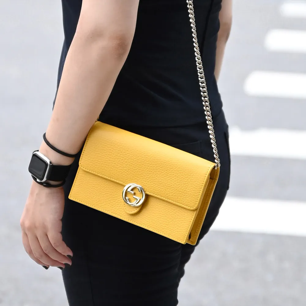 GUCCI 金LOGO小牛皮對開零錢袋短夾(黑色) 428725 DJ20T 1000 歷史價格詳細信息