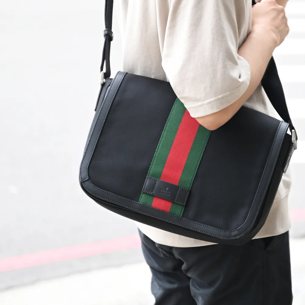 Gucci 經典 綠紅織帶logo設計 男生 拉鍊長夾 歷史價格詳細信息